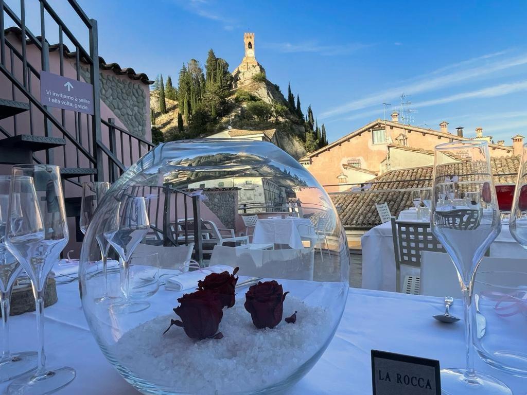 Albergo La Rocca Брізіґелла Екстер'єр фото